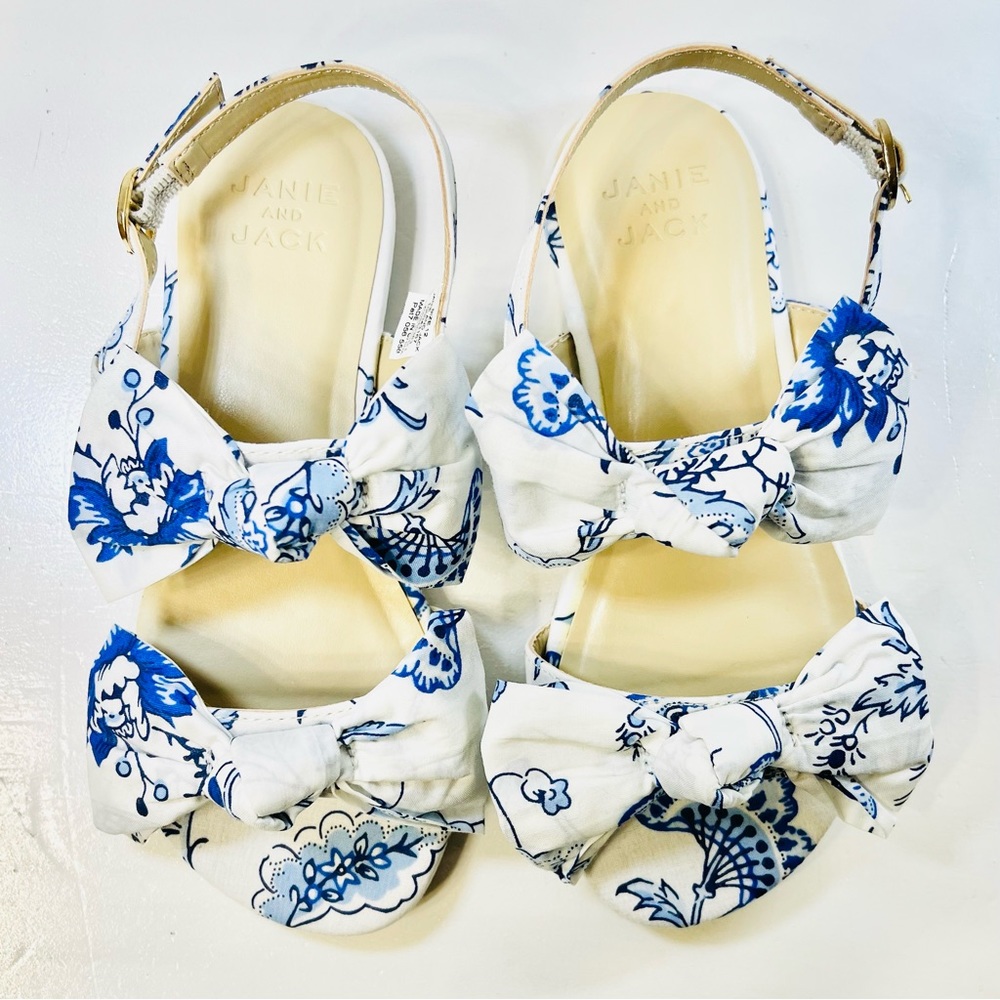 ♥️HP JANIE AND JACK Floral Bow Sandals Sz 12 White Blue Capri Island Floral NWOT - Picture 8 of 9
